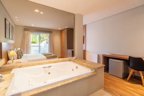 Exclusive Room | Bathroom | Hair dryer, towels, soap, shampoo