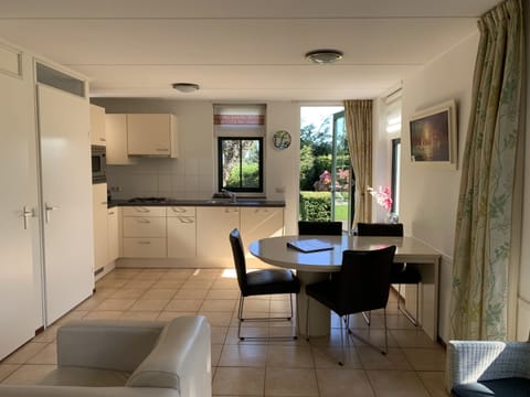 House, 3 Bedrooms, Non Smoking (Koningshoeve 4 pers.) | Private kitchen | Fridge, microwave, oven, stovetop