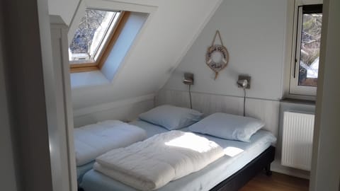 House, 3 Bedrooms (Restyled Koningshoeve 6 pers.) | Cribs/infant beds, free WiFi