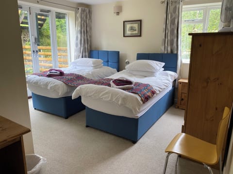 Garden view-Celyn suite (floor 1) | Iron/ironing board, free WiFi, bed sheets