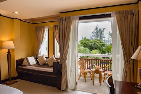 Deluxe Room, Sea View | Balcony