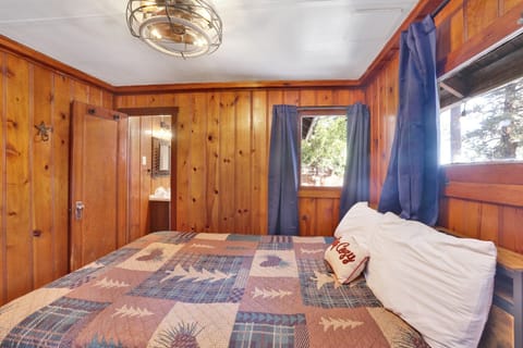 Cabin, Multiple Beds, Hot Tub, Mountain View (104) | View from room