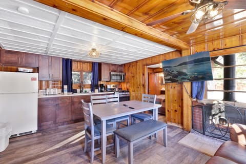 Cabin, Multiple Beds, Hot Tub, Mountain View (104) | Private kitchen | Coffee/tea maker