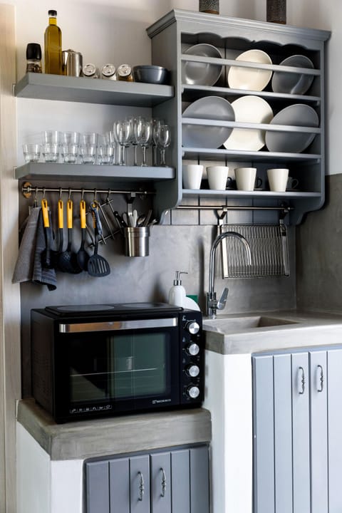 Apartment, Sea View | Private kitchen | Fridge, oven, stovetop, espresso maker