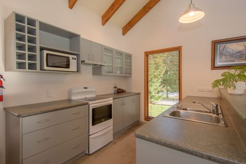 The Cottage (Self-Catering) | Private kitchen | Fridge, microwave, stovetop, electric kettle