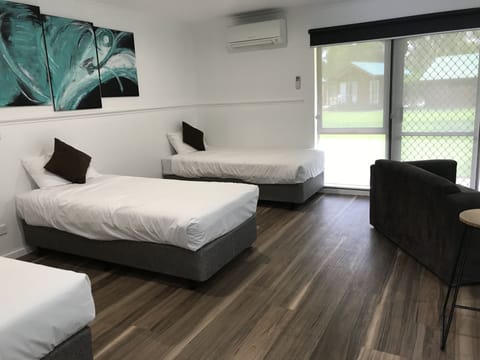 Deluxe Suite, 1 Bedroom | Extra beds