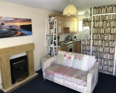 Cabin, Shared Bathroom, Garden View (Villa 7) | Lounge