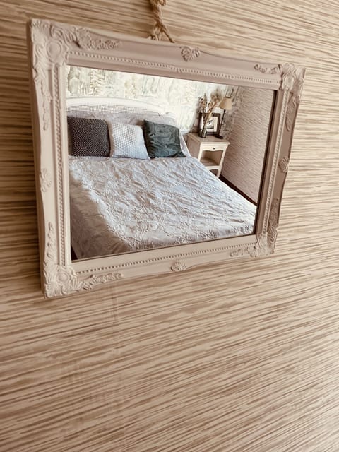 Double Room | Individually decorated, individually furnished, blackout drapes