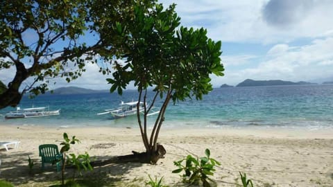 Private beach nearby, white sand, beach volleyball