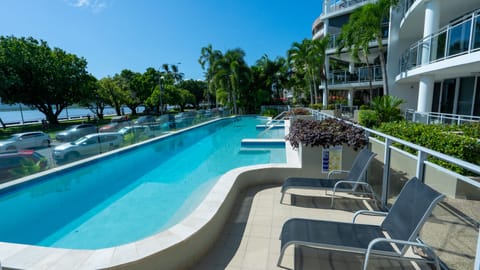 2 outdoor pools, sun loungers