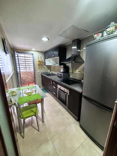 Honeymoon Room, 1 Bedroom | Private kitchen | Fridge, microwave, oven, stovetop