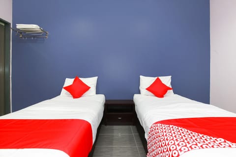 Standard Twin Room | Free WiFi, bed sheets