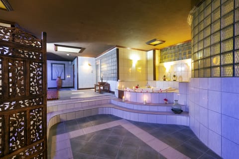 Sauna, spa tub, steam room, body treatments, hydrotherapy, aromatherapy