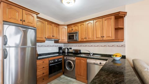 Studio | Private kitchen | Full-size fridge, microwave, oven, stovetop