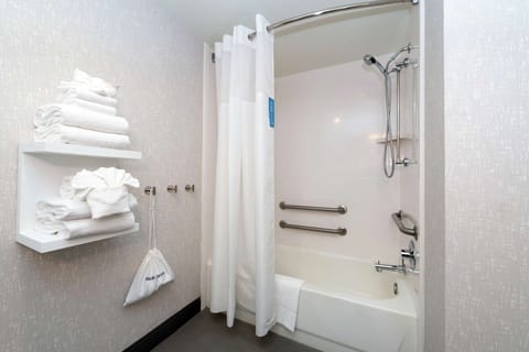 Room, 1 King Bed, Accessible, Bathtub | Bathroom | Combined shower/tub, free toiletries, hair dryer, towels