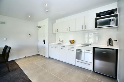 St James Suite | Private kitchen | Fridge, microwave, stovetop, dishwasher