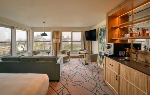 The Medieval Mile Suite | Hypo-allergenic bedding, in-room safe, individually decorated