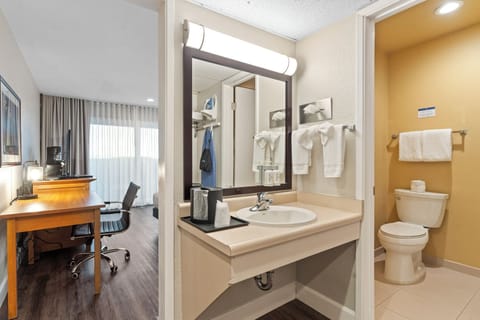 Room, 1 King Bed, Patio, Bay View | Bathroom | Combined shower/tub, free toiletries, hair dryer, towels