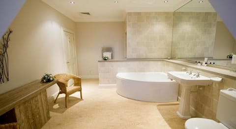 Junior Suite | Jetted tub