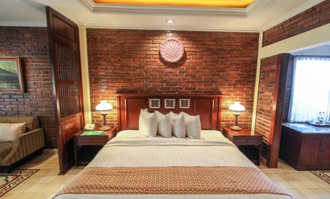 Deluxe Double or Twin Room | Desk, free WiFi, bed sheets