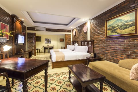 Deluxe Double or Twin Room | Desk, free WiFi, bed sheets