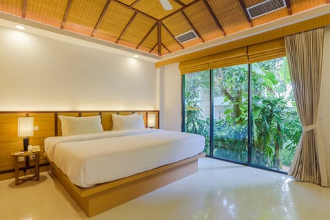 Deluxe Villa, 1 Bedroom, Pool View, Poolside | Premium bedding, Select Comfort beds, minibar, in-room safe