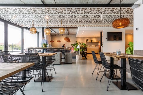 Daily buffet breakfast (EUR 22 per person)