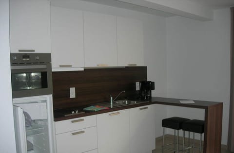 Studio | Private kitchen | Full-size fridge, microwave, stovetop, coffee/tea maker