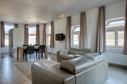 Penthouse | Living area | Smart TV