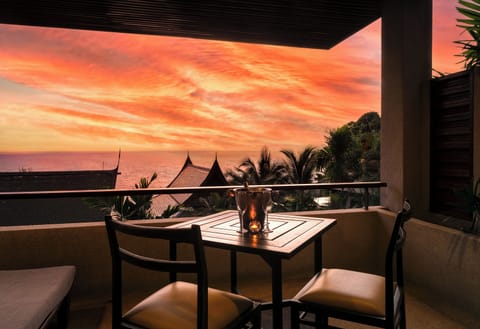 Pillowtop beds, minibar, in-room safe, desk