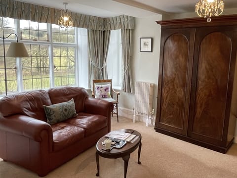 Double Room, Ensuite (Room 1) | Individually decorated, iron/ironing board, free WiFi, bed sheets