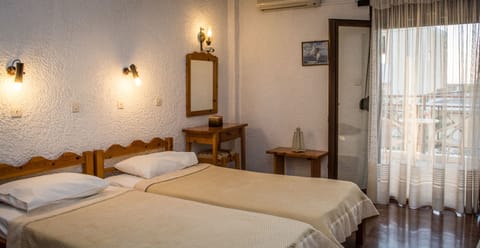 Double Room | In-room safe, soundproofing, free WiFi