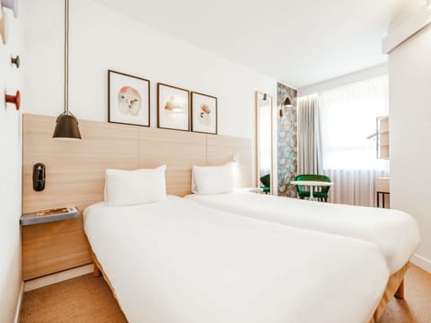 Standard Room, 2 Twin Beds | Pillowtop beds, in-room safe, desk, blackout drapes