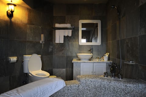 Double Room (J) | Bathroom | Separate tub and shower, deep soaking tub, designer toiletries