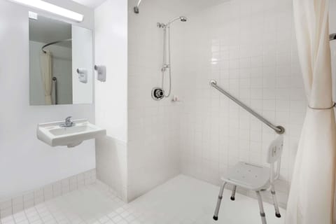 Combined shower/tub, eco-friendly toiletries, hair dryer, towels