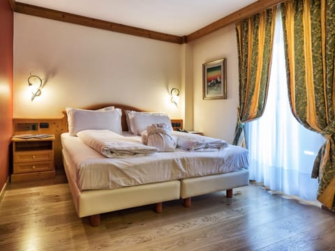 Minibar, in-room safe, desk, soundproofing