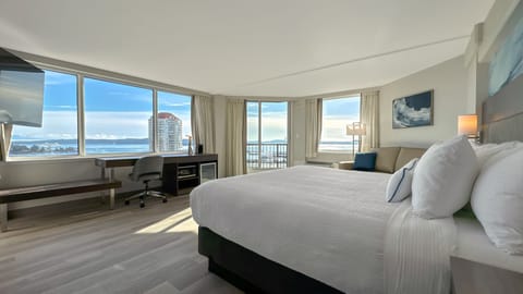 Room, 1 King Bed, Harbor View (Coast Premium King with Ocean View) | Room amenity