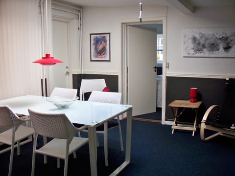 Basic Apartment | Living area | Flat-screen TV