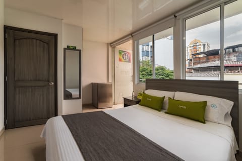 Double Room | Free WiFi, bed sheets