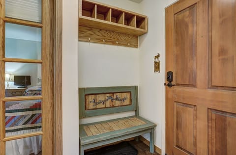 Condo, 2 Bedrooms | Interior