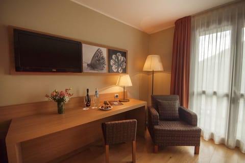 Standard Double or Twin Room, Balcony | Minibar, in-room safe, desk, free WiFi