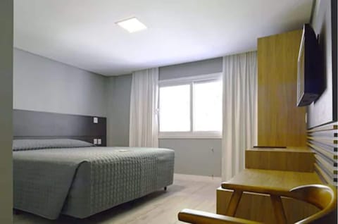 Deluxe Double Room | Minibar, desk, blackout drapes, soundproofing