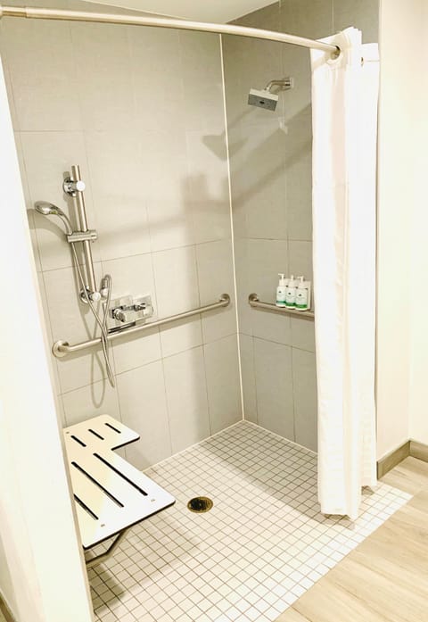 Room, 1 King Bed, Accessible | Bathroom | Shower, hair dryer, towels, soap