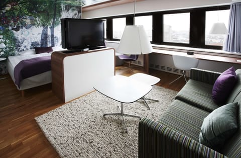 Junior Suite | In-room safe, laptop workspace, soundproofing, iron/ironing board
