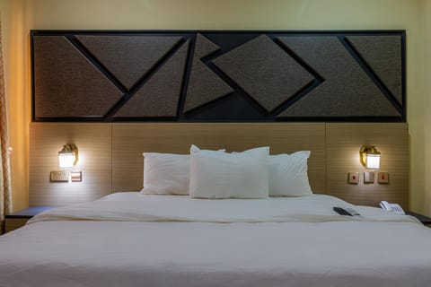 Superior Room (Deluxe) | Premium bedding, Select Comfort beds, in-room safe, desk