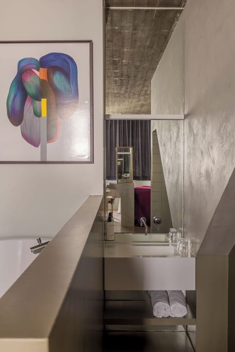 Superior Room | Bathroom | Hair dryer, towels