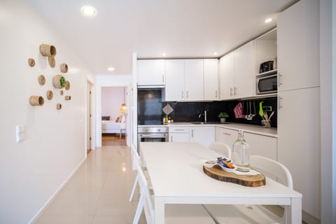 Apartment, 2 Bedrooms | Private kitchen | Fridge