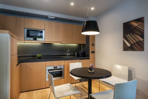 Suite Home – Two Bedroom, small sofa and kitchen 58qm  | Private kitchenette | Espresso maker, electric kettle, highchair