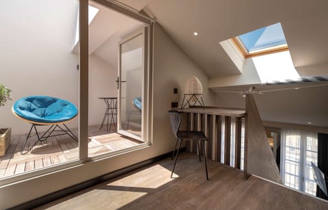 Family Room, 1 Queen Bed, Non Smoking, Mezzanine (Living Room;with Sofabed) | Premium bedding, minibar, in-room safe, individually decorated