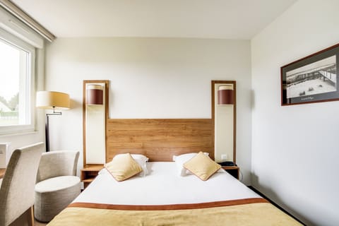 Premium bedding, in-room safe, individually furnished, desk